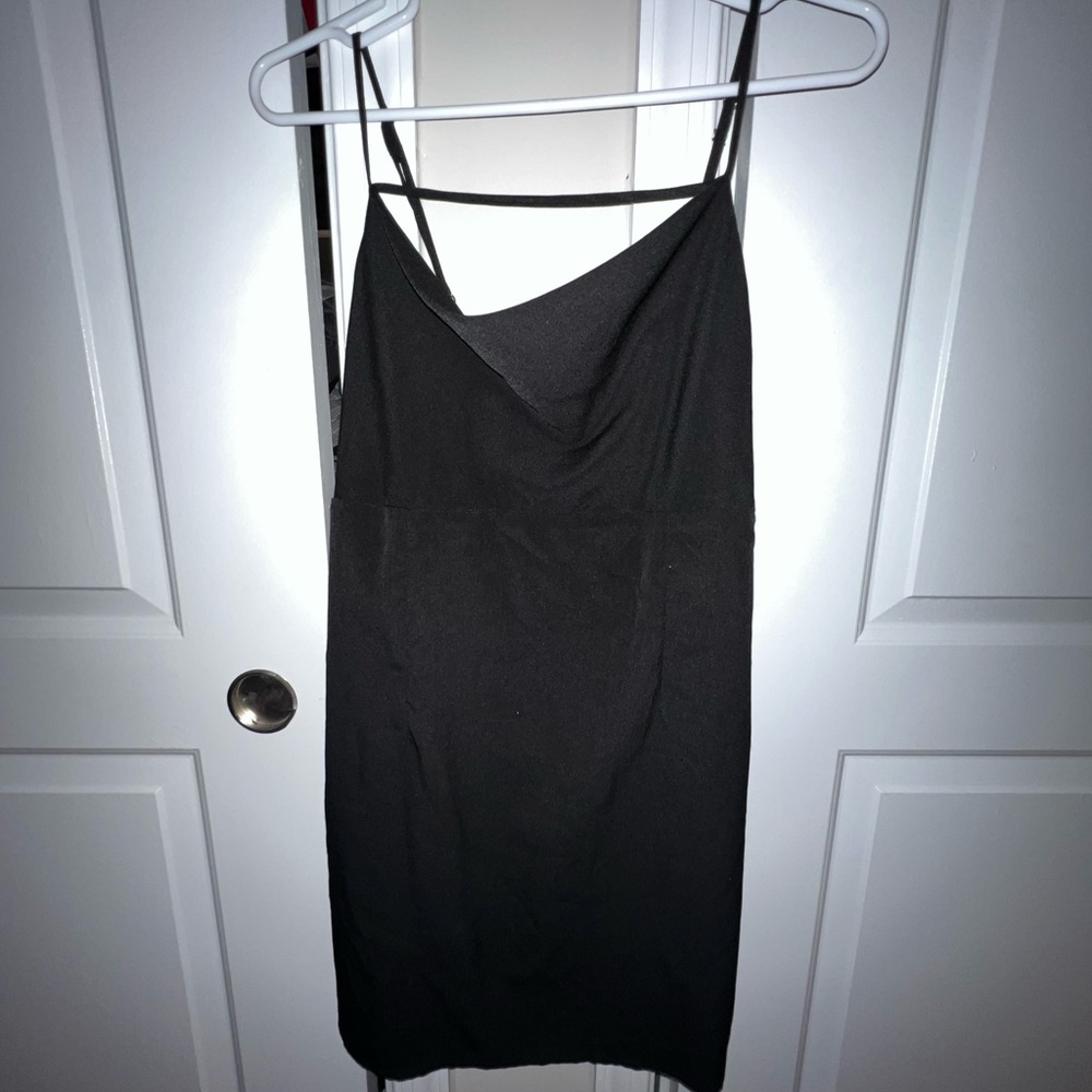 Black sleeveless formal dress